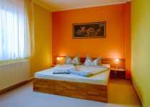 schlafzimmer-1